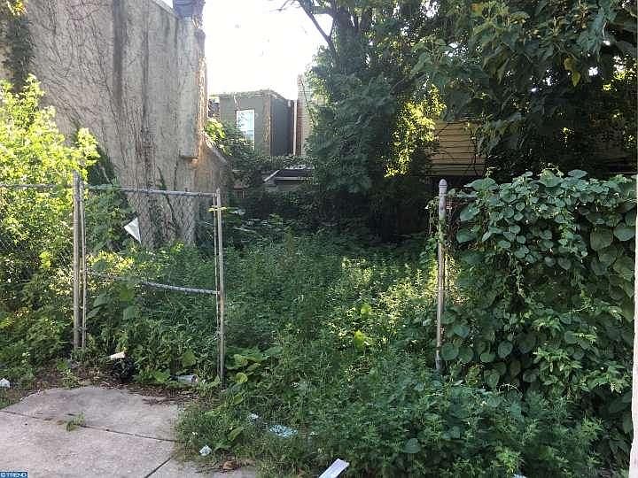 2nd image of 1122 State St