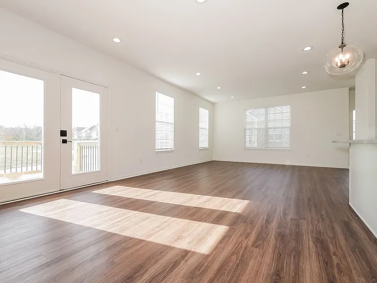 15845 Foster St — Photo 19