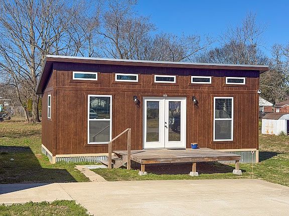 5th image of 804 Morgan St