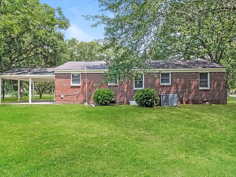 1171 Medfield Rd — Photo 12