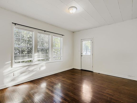4th image of 604 S Donohoe St