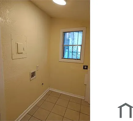 1344 W Agarita Ave — Photo 9