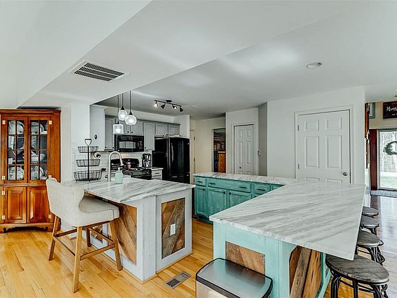 4th image of 195 Peregrine Pl