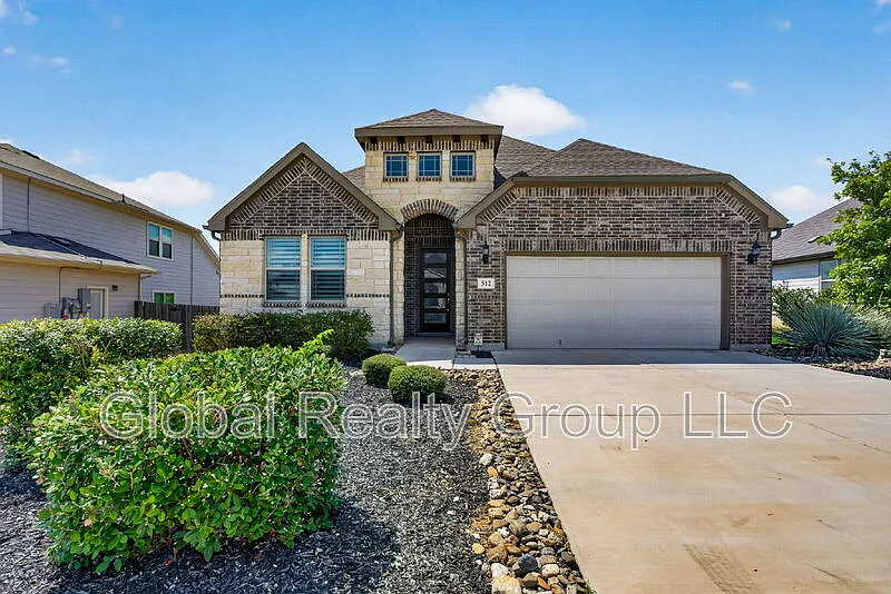 4 bed, 3.0 bath, 2188 sqft, $2,350 — Photo 1