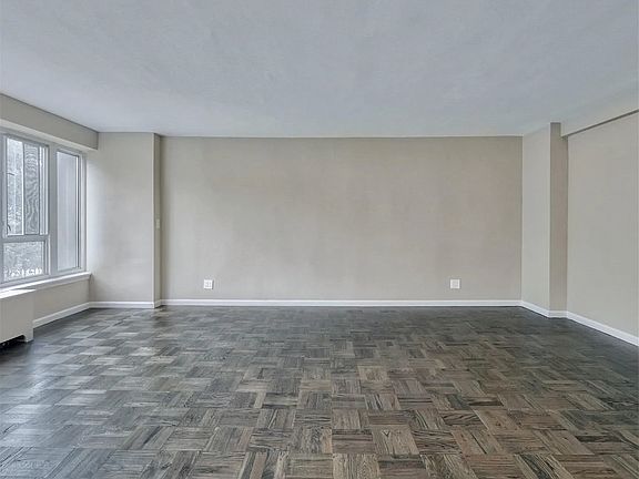 5th image of 16625 Powells Cove Blvd APT 4D