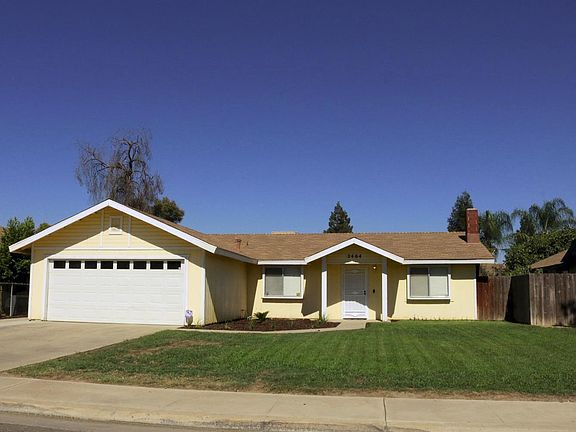 2nd image of 2404 N Oak Park Court