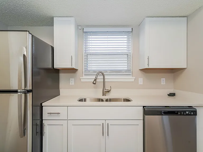 8336 Country Creek Dr — Photo 8