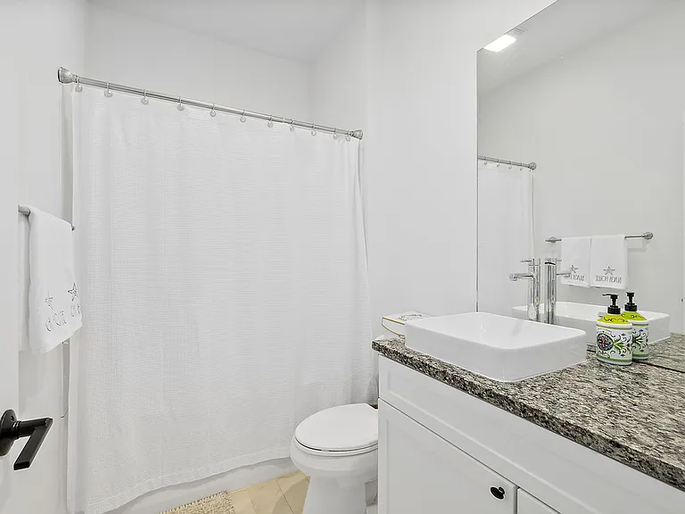 716 N Daytona Ave — Photo 20
