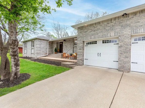 145 Country Hills Drive, Branson, MO 65616