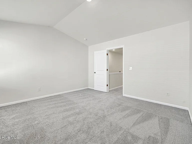 24 W Farley Dr — Photo 9