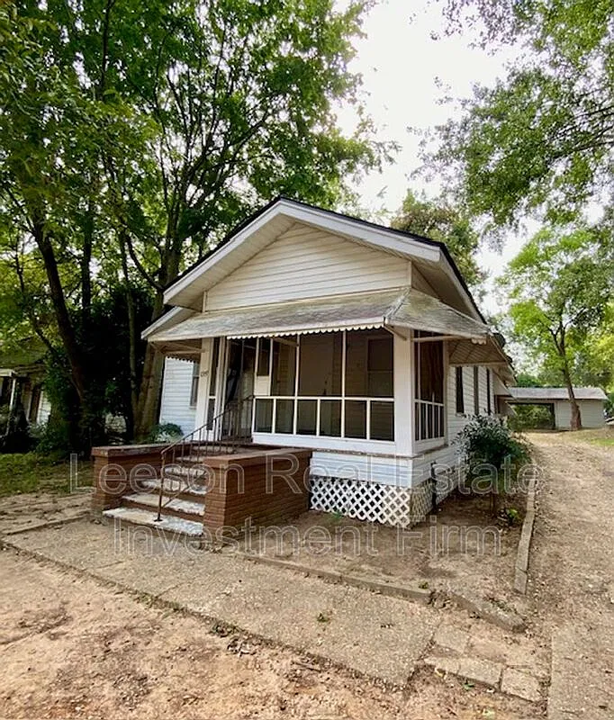 3 bed, 1.0 bath, 1000 sqft, $850 — Photo 2