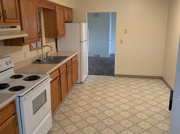 2136 W Pike St, Houston, PA