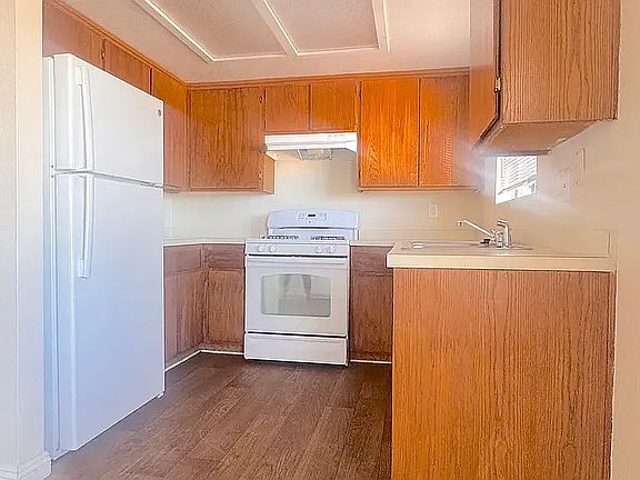 2nd image of 25880 Dartmouth St #F