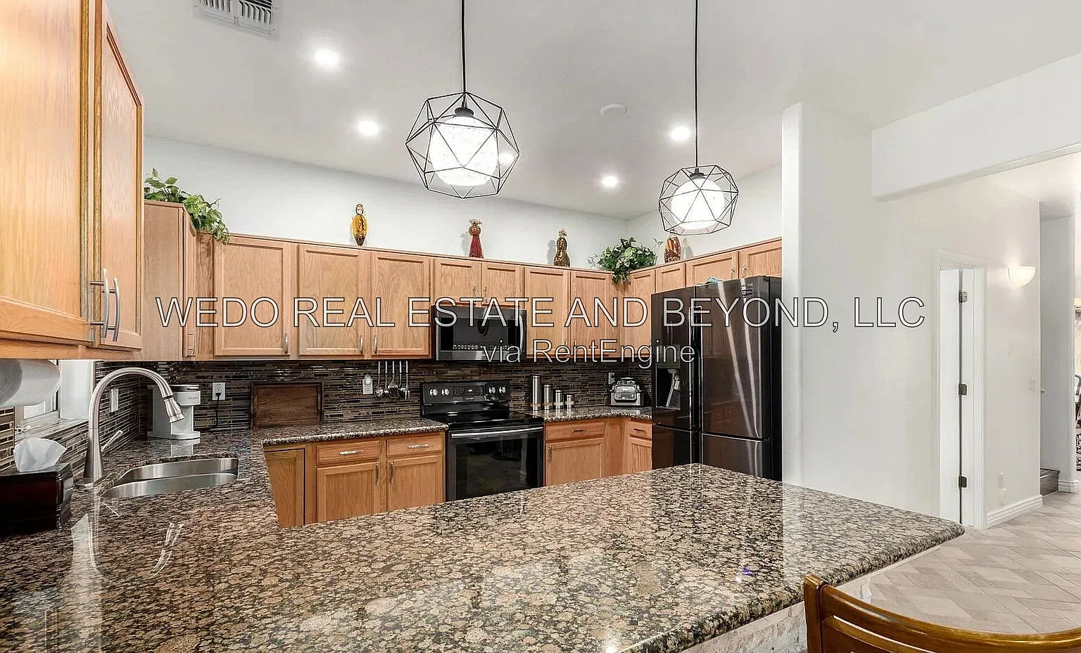 4 bed, 3.0 bath, 1886 sqft, $2,600 — Photo 4