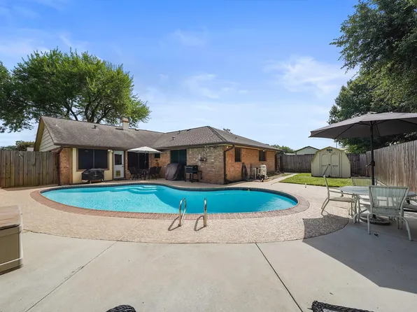 905 Patricia Dr, Deer Park, TX 77536
