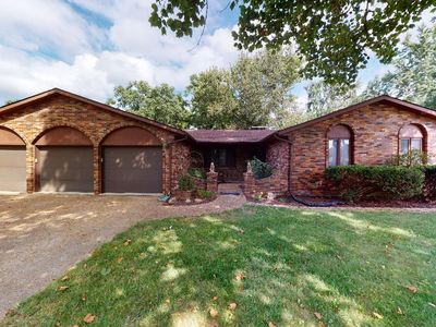 160 Hillcrest Dr, Glen Carbon, IL, 62034