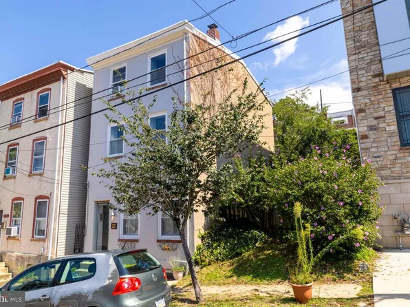 3935 Dexter St, Philadelphia, PA 19128
