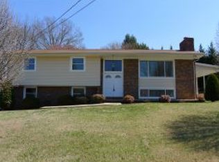 921 Spring Brook Dr, Kingsport, TN 37663