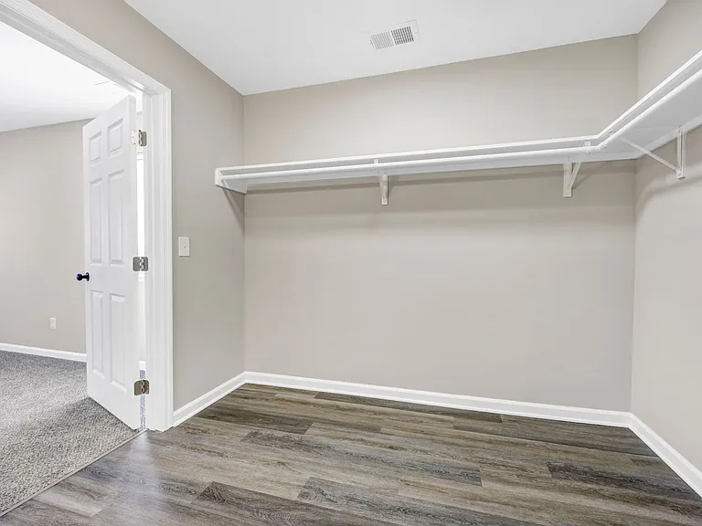 Gleneagle Apartment Homes — Photo 55