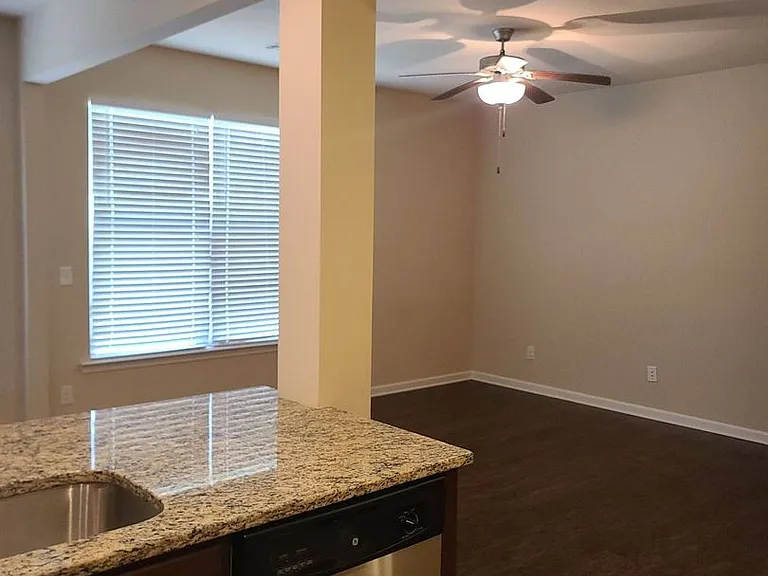196 Highland Pointe Cir E — Photo 3