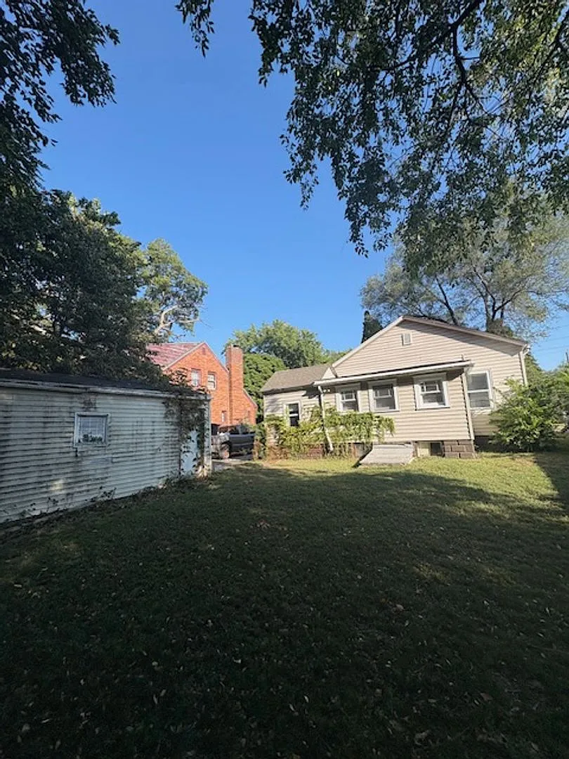 1014 W Groveland Ave photo 1