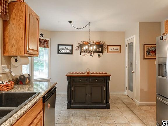 3rd image of 239 Antler Dr