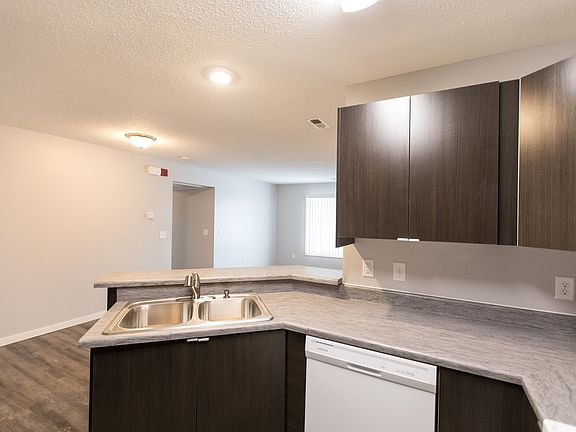 3rd image of 701 S Lyons Ave #Cb1607926