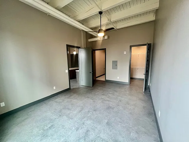 1001 SW Adams St #105 — Photo 9