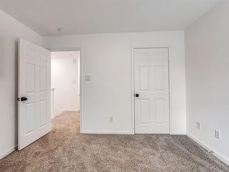 12721 Plummersville St — Photo 18
