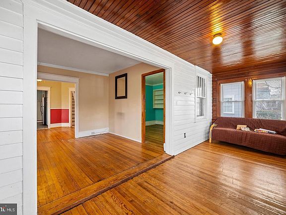 3rd image of 210 Swarthmore Rd