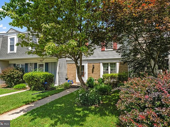 3rd image of 4505 Cannes Ln
