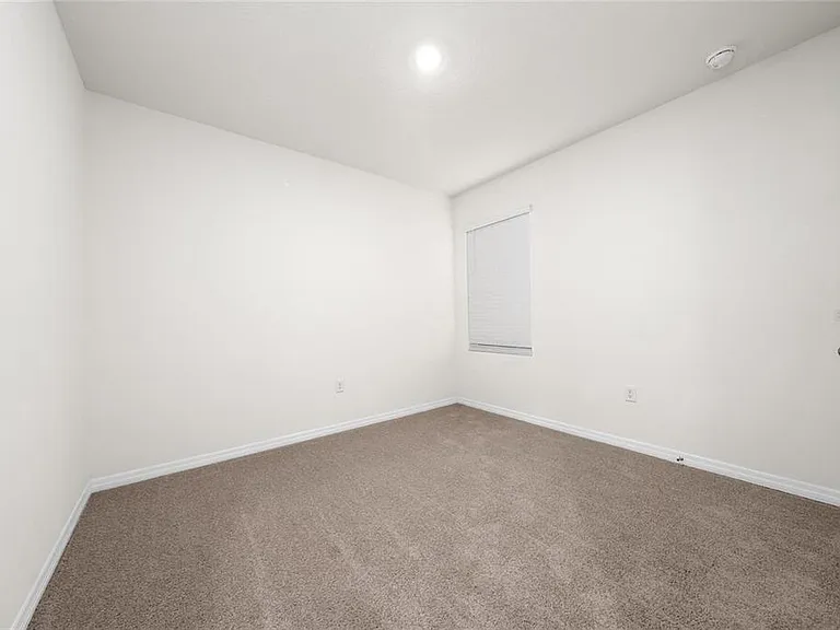 2667 Swooping Sparrow Dr — Photo 15