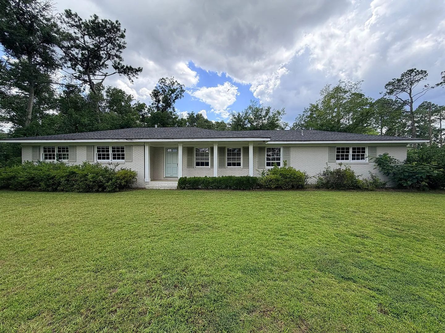 Spacious 3-Bedroom Home Near Vsu & Sgmc — Photo 2