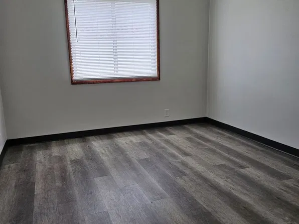 Northview Apartments, 3731 12th Ave SW APT 2, Cedar Rapids, IA 52404