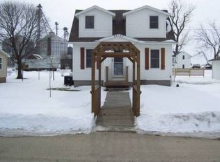 24797 Pleasant St, Fairbank, IA 50629