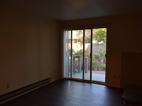 3rd image of 939 26th St NE