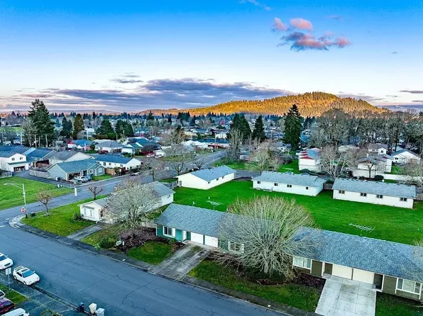 Countryside Manor, 2634 S 7th St, Lebanon, OR 97355