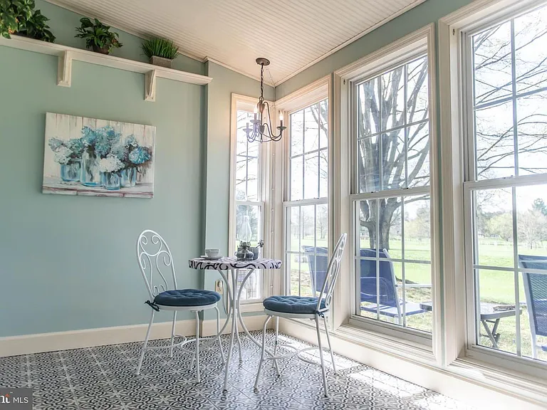 609 Cambridge Ct — Photo 18