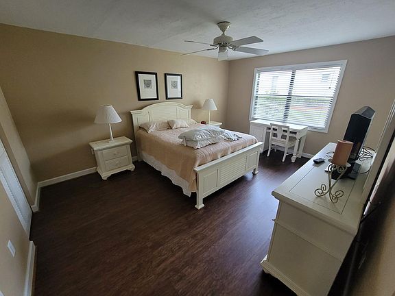 3rd image of 760 E Gilchrist Ct Unit 2