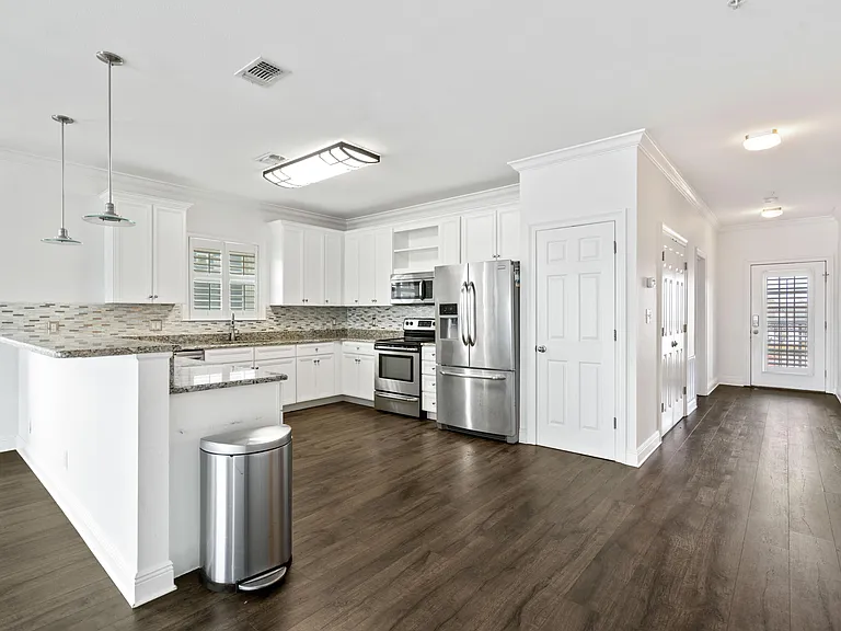724 Harbor Blvd #202 — Photo 16