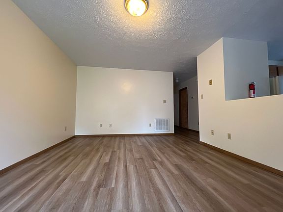 3rd image of 2621-2631 University Ave
