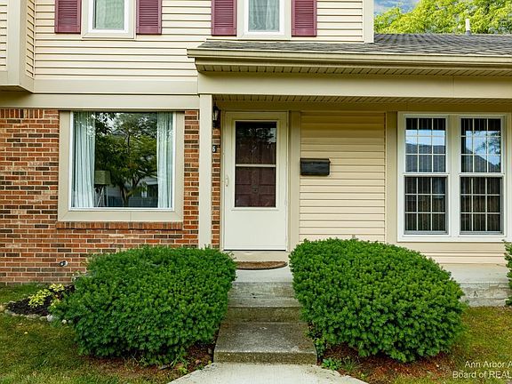 4th image of 2946 W Whittier Ct