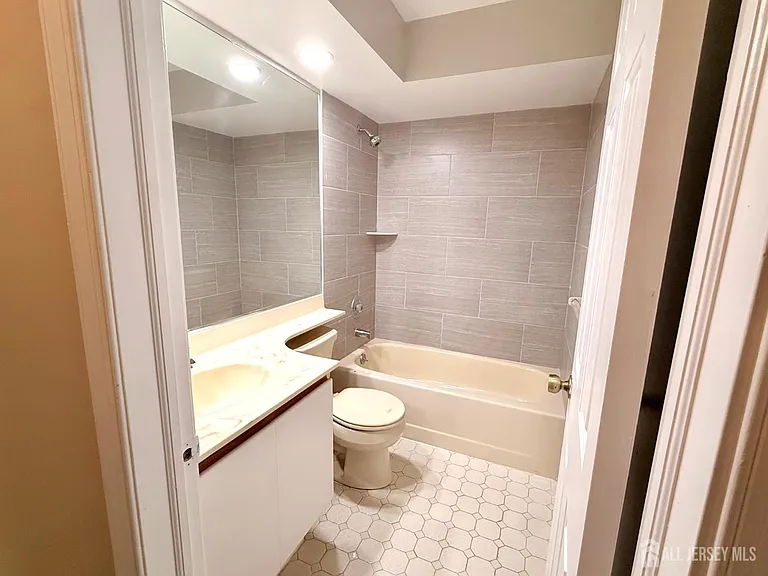 902 Woodhaven Dr — Photo 7