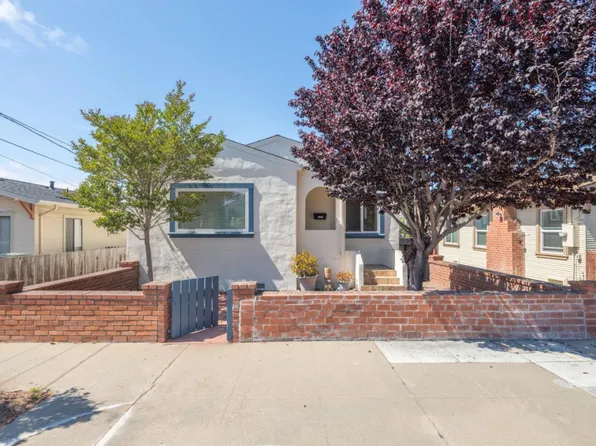 1261 3rd St, Monterey, CA 93940