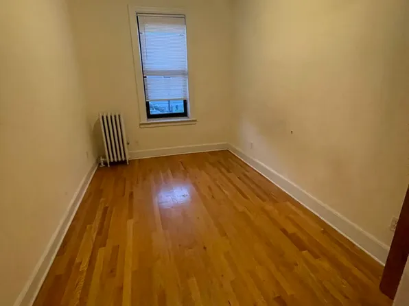 24-60 27th Street image 9 of 10