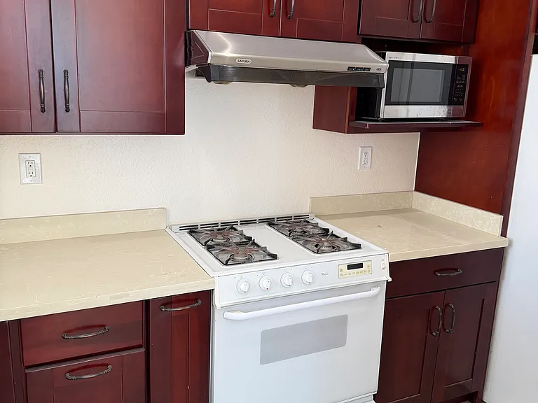 121 Beacon St — Photo 13