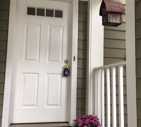 4th image of 2809F S Woodrow St #1