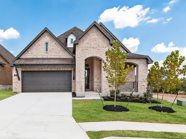 137 Gallant Fox, Castroville, TX 78009