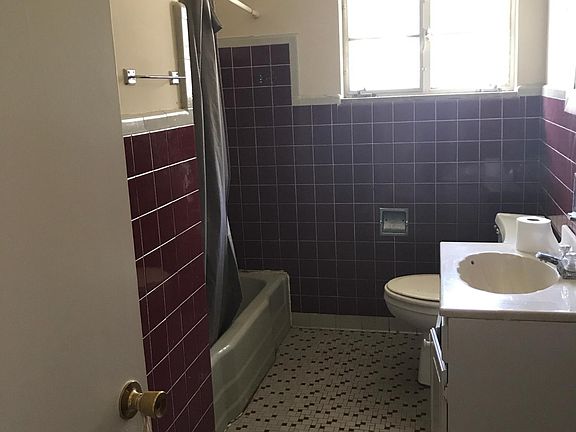 5th image of 2903 S Meeker Ave