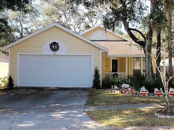 1st image of 1012 Royal Oaks Dr